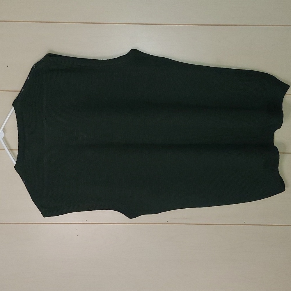 A Adams & Spire sweater vest - Picture 3 of 4